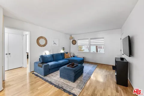 $479,999 | 5825 Bowcroft Street, Unit 1, Los Angeles, CA 90016