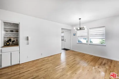 $479,999 | 5825 Bowcroft Street, Unit 1, Los Angeles, CA 90016