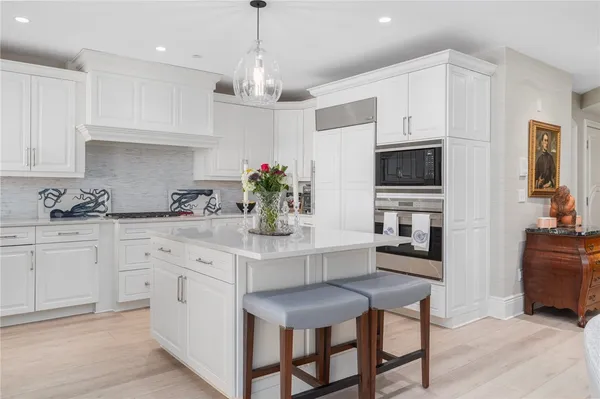 $3,200,000 | 24 Brown And Howard Wharf, Unit 301, Newport, RI 02840