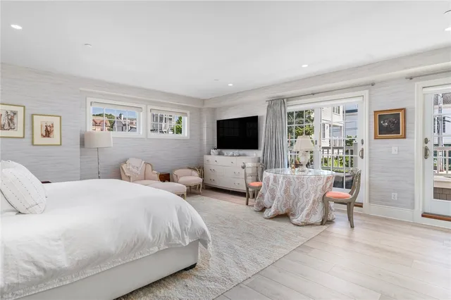 $3,450,000 | 24 Brown And Howard Wharf, Unit 301, Newport, RI 02840