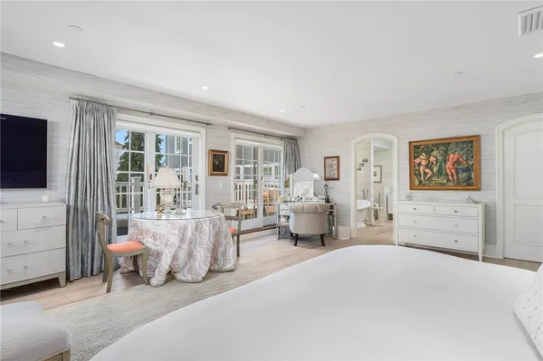 $3,200,000 | 24 Brown And Howard Wharf, Unit 301, Newport, RI 02840