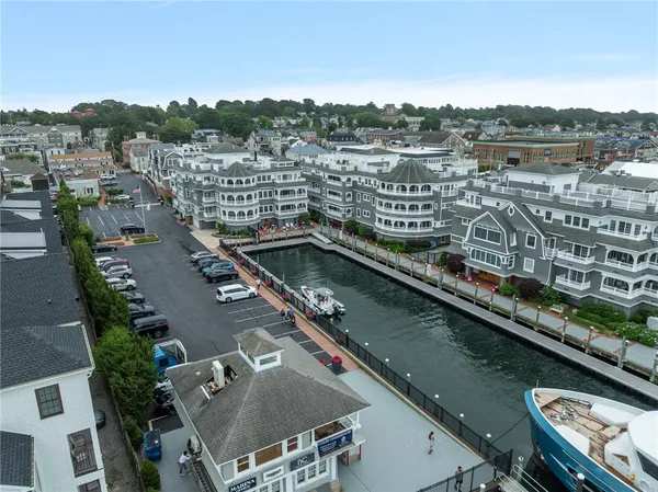 $3,200,000 | 24 Brown And Howard Wharf, Unit 301, Newport, RI 02840
