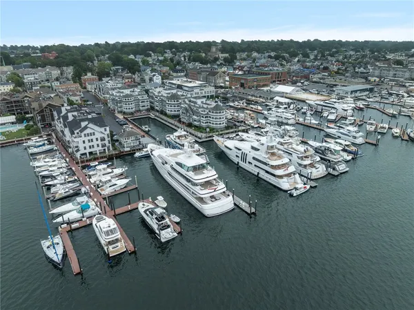 $3,200,000 | 24 Brown And Howard Wharf, Unit 301, Newport, RI 02840