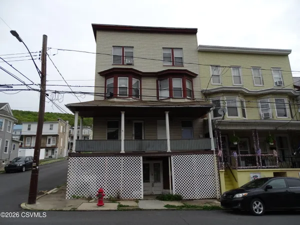 $1,300 | 1253 West Arch Street, Coal Township, PA 17866