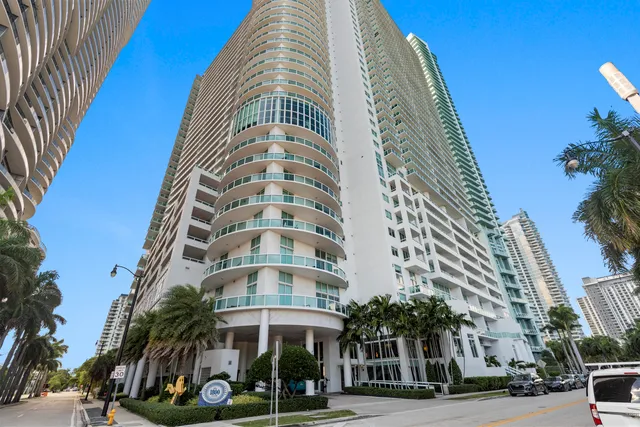 $395,000 | 1800 North Bayshore Drive, Unit 3802, Miami, FL 33132