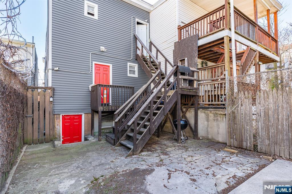 29 6th Avenue Newark, NJ 07104 - Photo 20 of 21 a view of an entryway