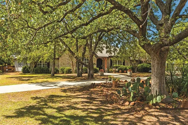 $599,000 | 15 Oak Bluff Drive, Cross Roads, TX 76227