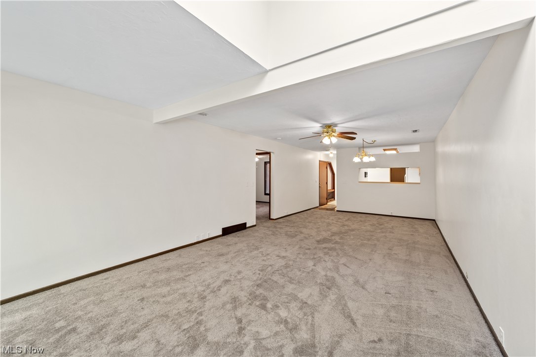 4675 Mayfield Road, Unit D South Euclid, OH 44121 - Photo 16 of 28 Dining Room / Living Room