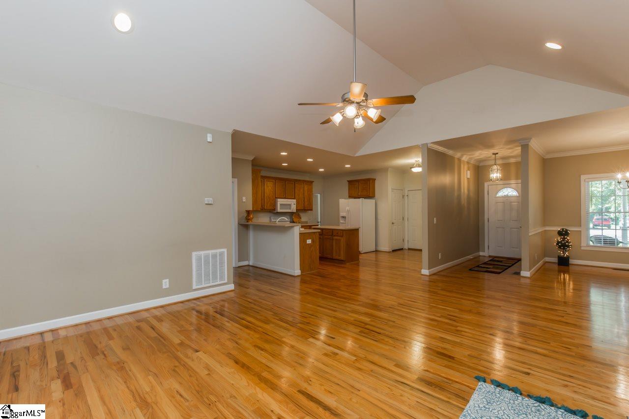 445 Winesap Road Duncan, SC 29334 - Photo 2 of 25 Gallery Image 2