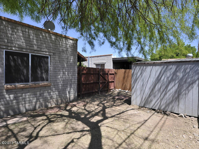 211 West Roger Road, Unit 13 Tucson, AZ 85705 - Photo 18 of 23