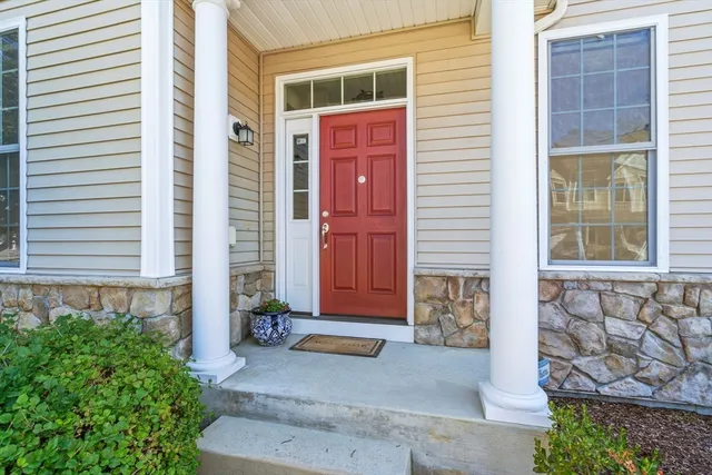 $499,000 | 11 Pondside Lane, Unit 11, Bolton, MA 01740