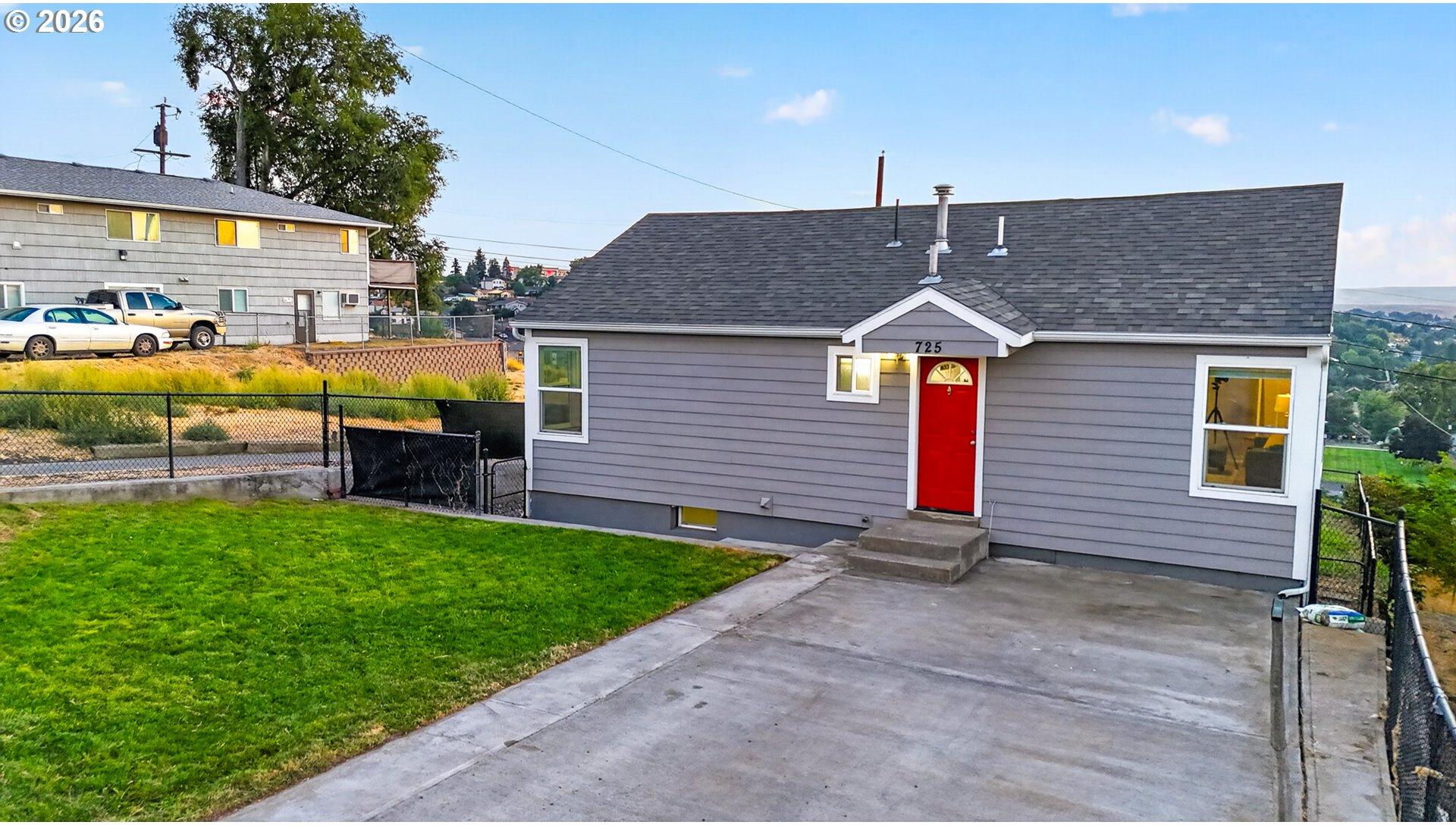 725 Southeast 6th Street Pendleton, OR 97801 - Photo 1 of 36 Gallery Image 1