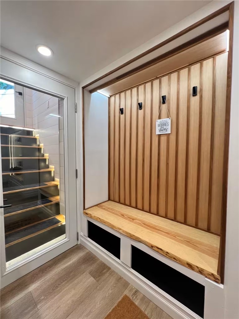207 Main Avenue Warwick, RI 02886 - Photo 4 of 17