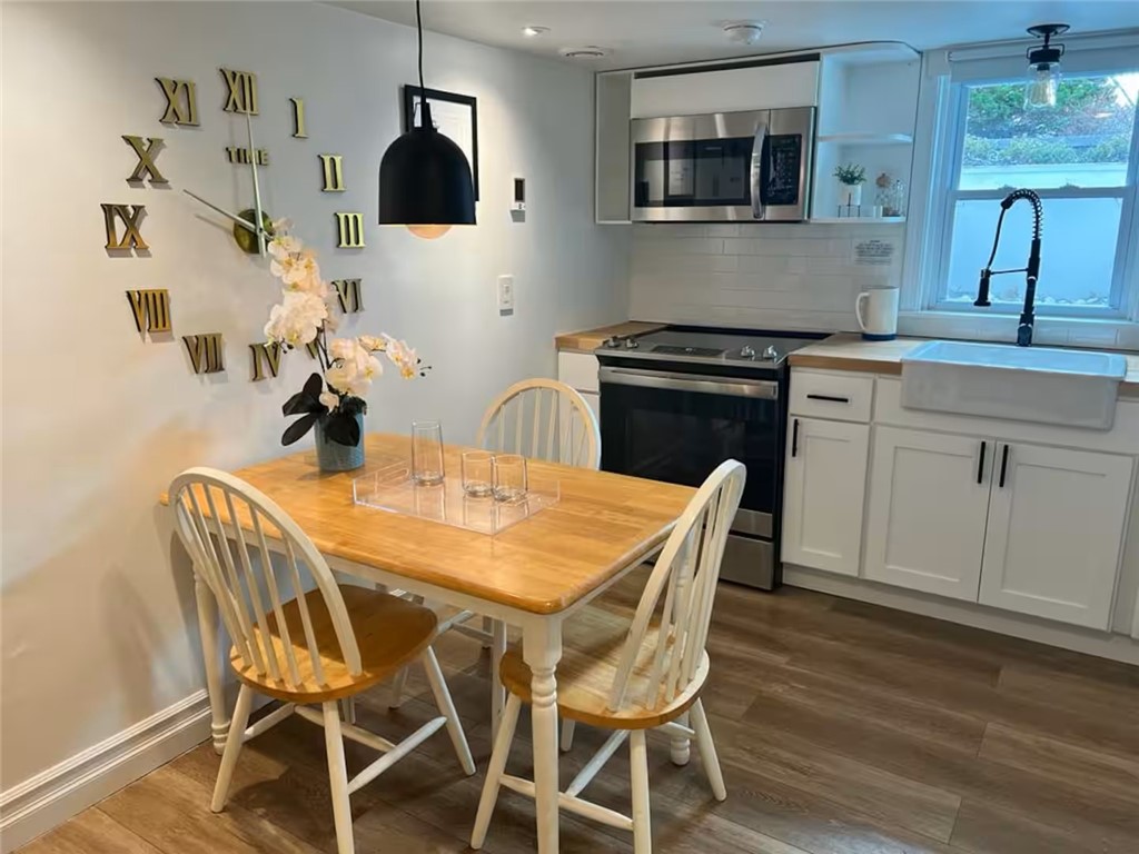 207 Main Avenue Warwick, RI 02886 - Photo 6 of 17