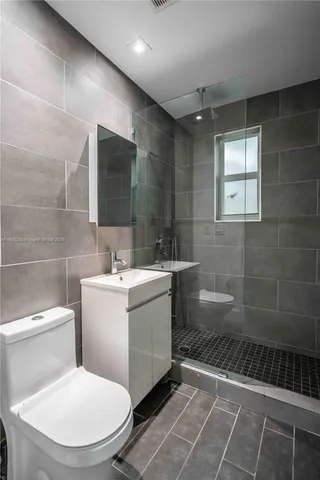 $1,650 | 1950 Northwest 2nd Court, Unit 10, Miami, FL 33136