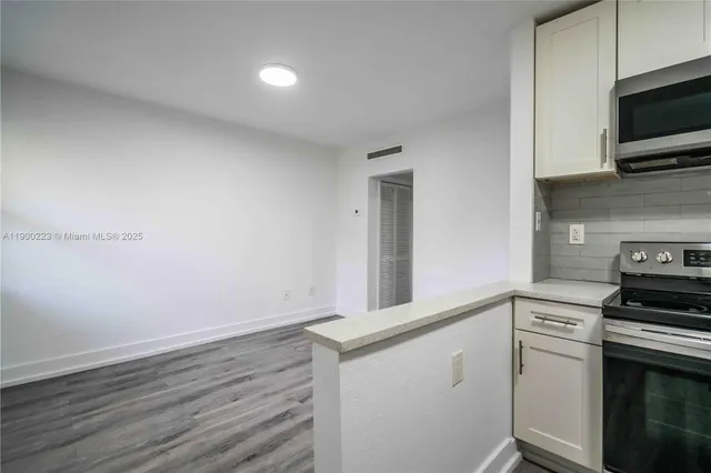 $1,650 | 1950 Northwest 2nd Court, Unit 10, Miami, FL 33136