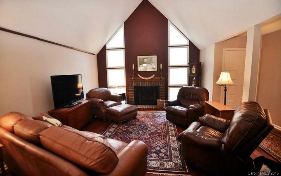 157 Huntington Road, Unit 52 Lake Lure, NC 28746 - Photo 3 of 24 Gallery Image 3