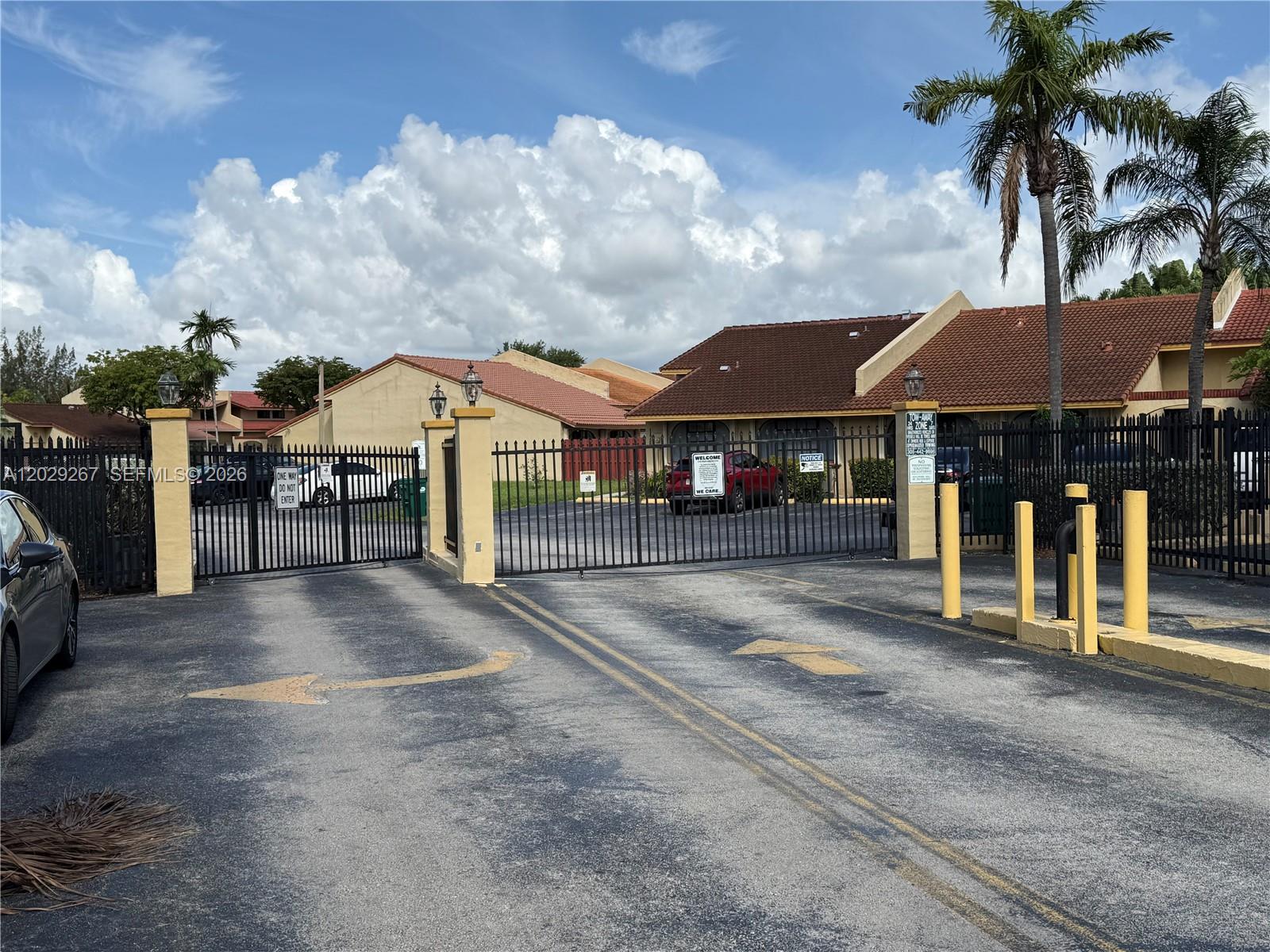 11812 Southwest 103rd Lane Miami, FL 33186 - Photo 4 of 32