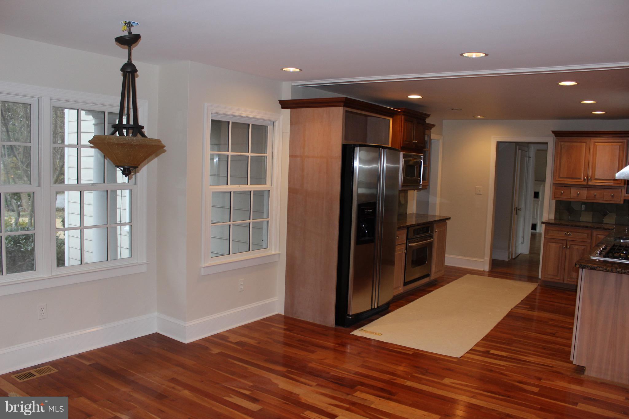 4 Sherwood Road Annapolis, MD 21401 - Photo 22 of 46 eat in space and gourmet kitchen