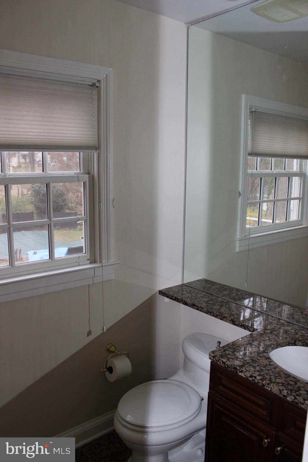 4 Sherwood Road Annapolis, MD 21401 - Photo 32 of 46 first floor half bath