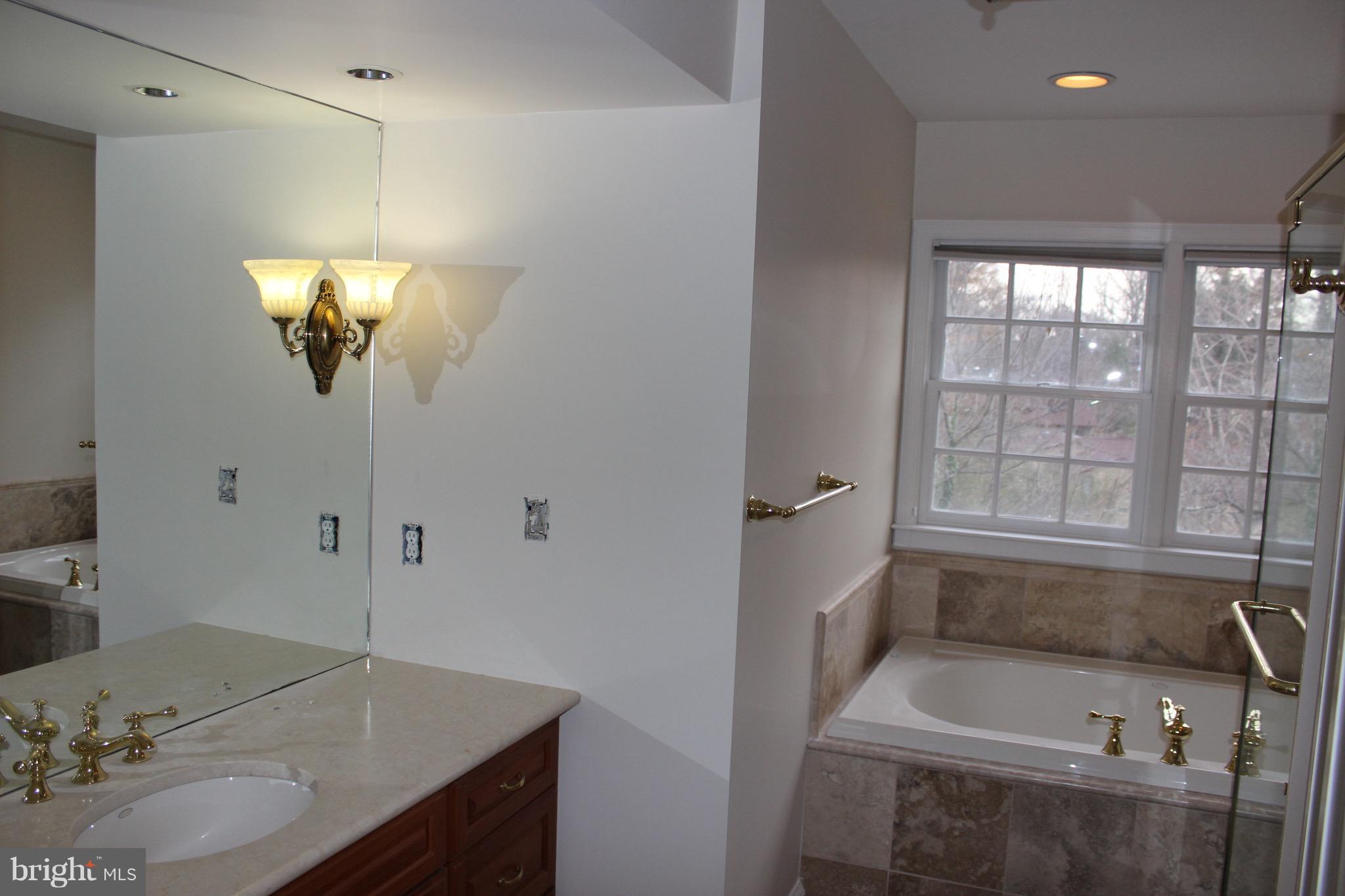 4 Sherwood Road Annapolis, MD 21401 - Photo 40 of 46 master bath