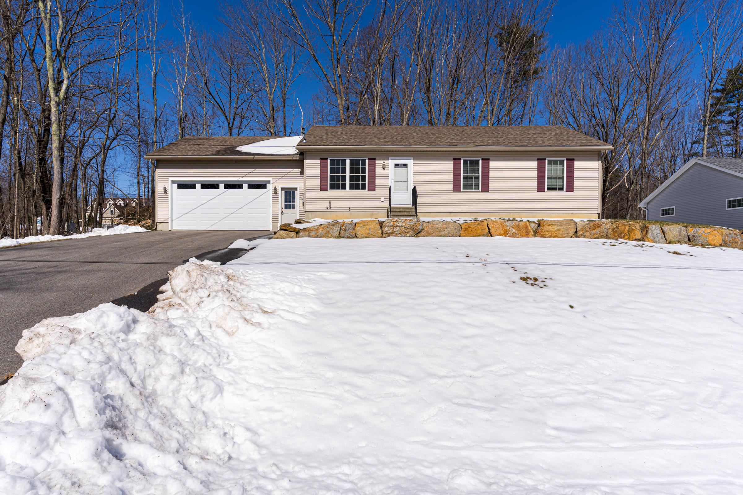 8 Yvonne Street Rochester, NH 03867 - Photo 2 of 28 Gallery Image 2