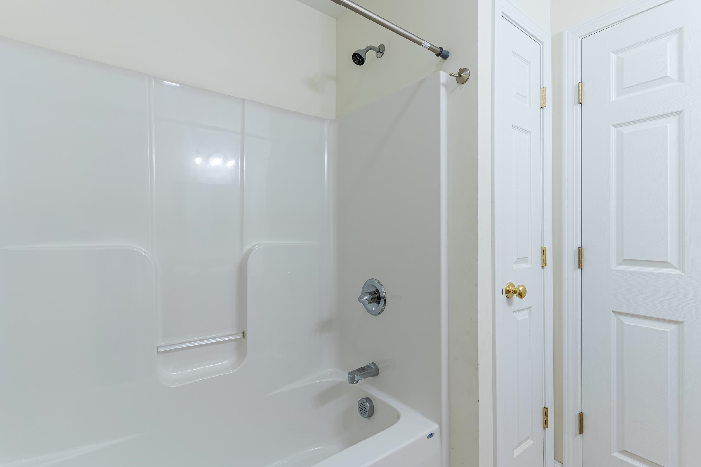8 Yvonne Street Rochester, NH 03867 - Photo 4 of 28 Gallery Image 4