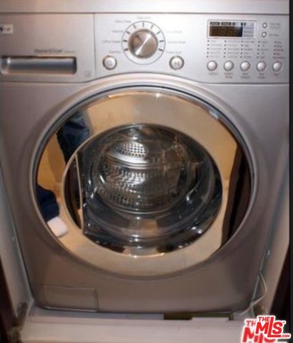 a close view of washer and dryer