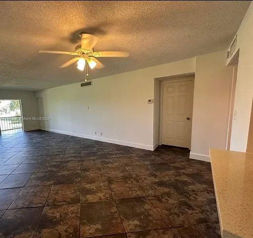 $159,000 | 6201 North Falls Cir Drive, Unit 304, Lauderhill, FL 33319