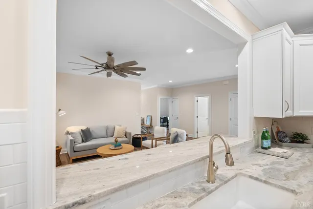 $2,000 | 172 Villa Oak Circle, Bedford, VA 24523