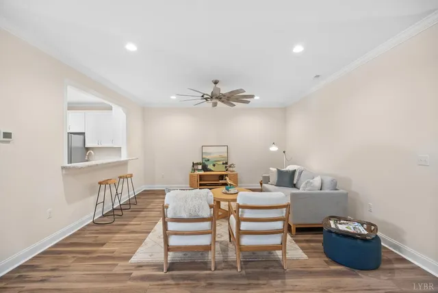 $2,000 | 172 Villa Oak Circle, Bedford, VA 24523