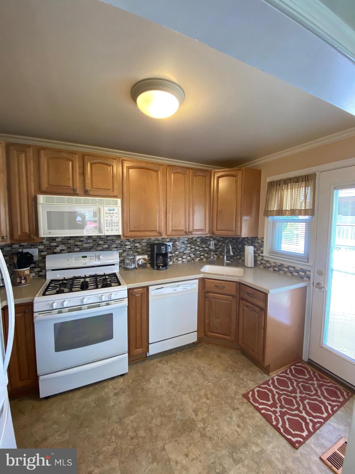 1902 Ellinwood Road Baltimore, MD 21237 - Photo 8 of 19