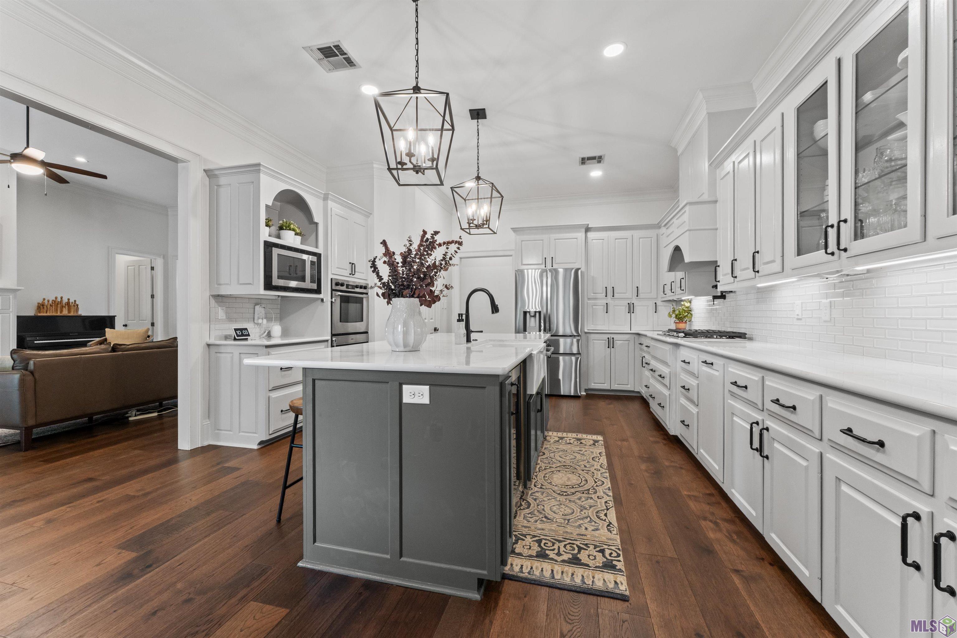 19437 Point O' Woods Court Baton Rouge, LA 70809 - Photo 8 of 39
