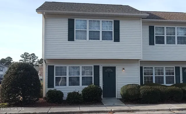 $1,350 | 90 Century Court, Swansboro, NC 28584