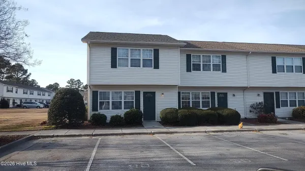 $1,350 | 90 Century Court, Swansboro, NC 28584