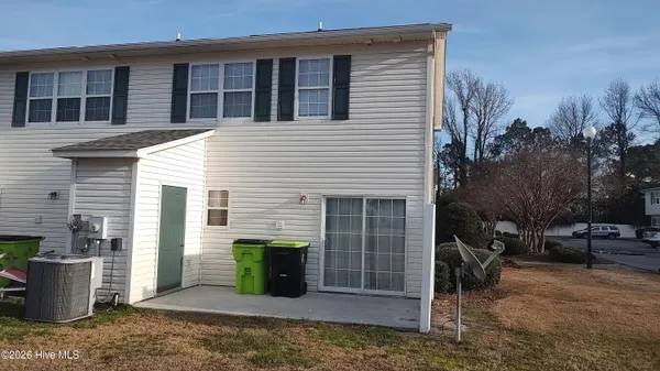 $1,350 | 90 Century Court, Swansboro, NC 28584