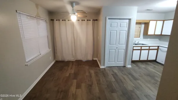 $1,350 | 90 Century Court, Swansboro, NC 28584