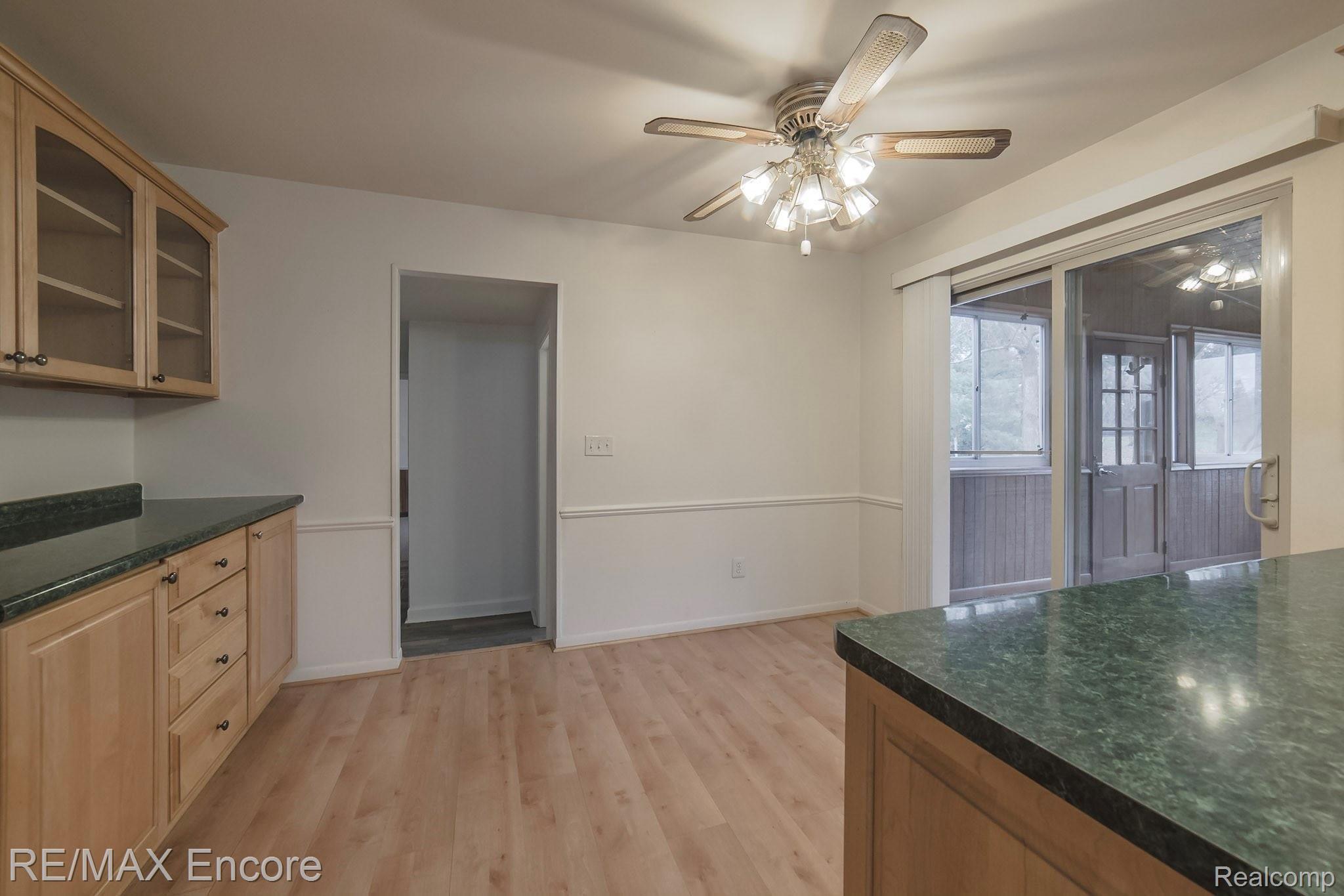 4288 Fieldbrook Road West Bloomfield, MI 48323 - Photo 13 of 49 Large eat-in kitchen area
