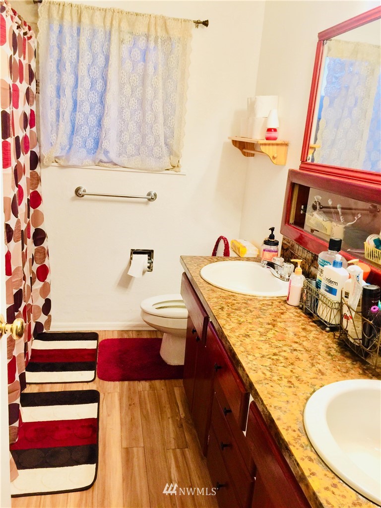 11926 Southeast 167th Street Renton, WA 98058 - Photo 14 of 25