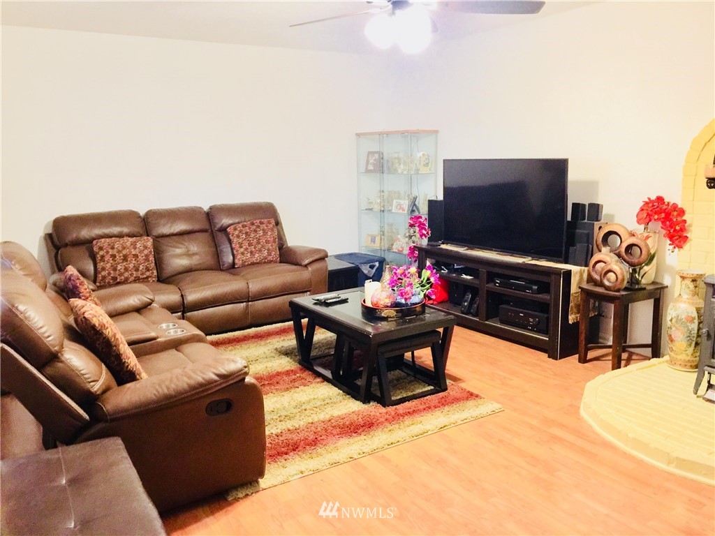 11926 Southeast 167th Street Renton, WA 98058 - Photo 6 of 25