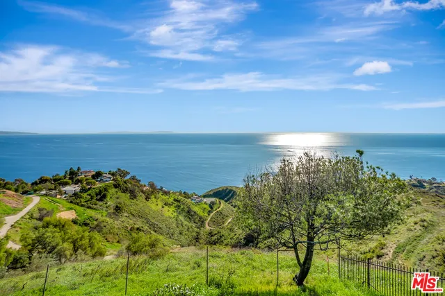 $2,000,000 | 20940 Big Rock Drive, Malibu, CA 90265