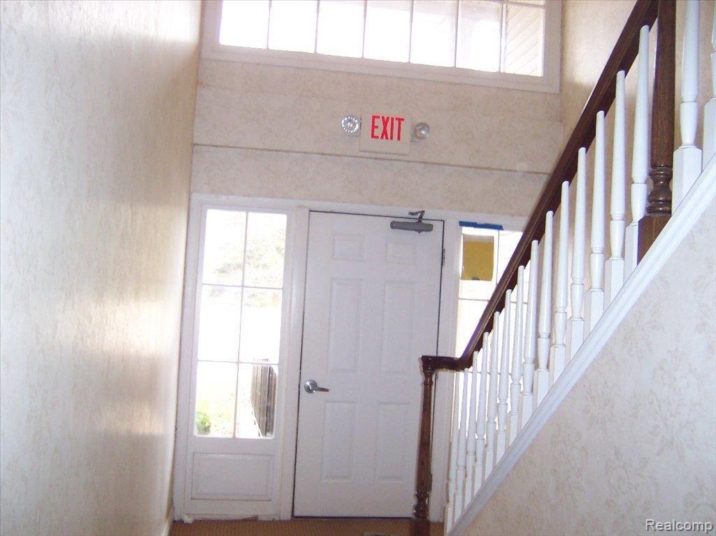 6103 Orchard Lake Road West Bloomfield, MI 48322 - Photo 11 of 13 Orchard Nov 09 025