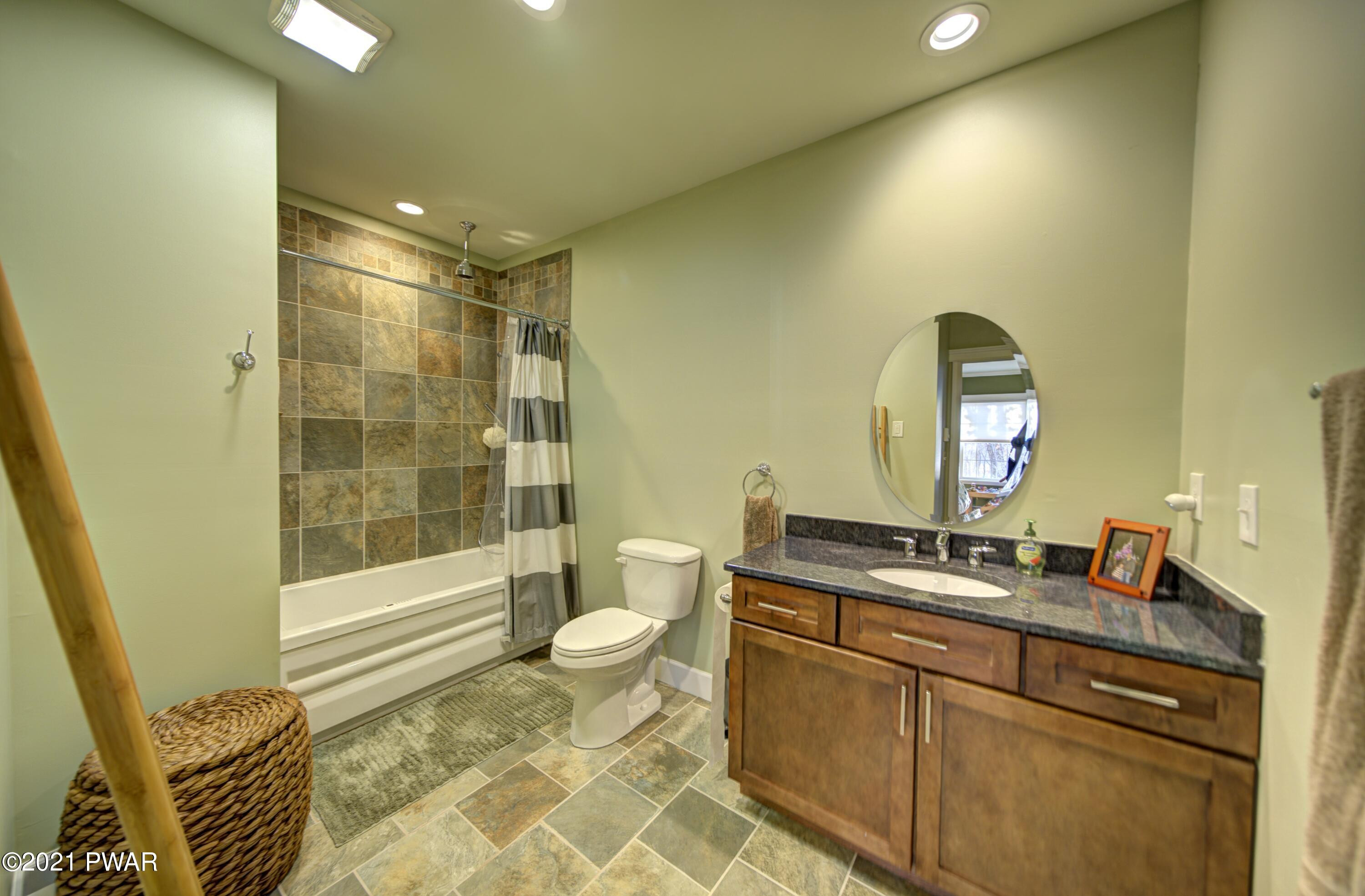 320 Lakeview Road Lackawaxen, PA 18435 - Photo 38 of 57 Bathroom 4