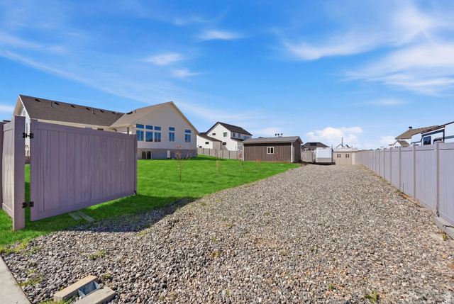 572 West 500th Street North Mapleton, UT 84664 - Photo 41 of 46 Lots of parking