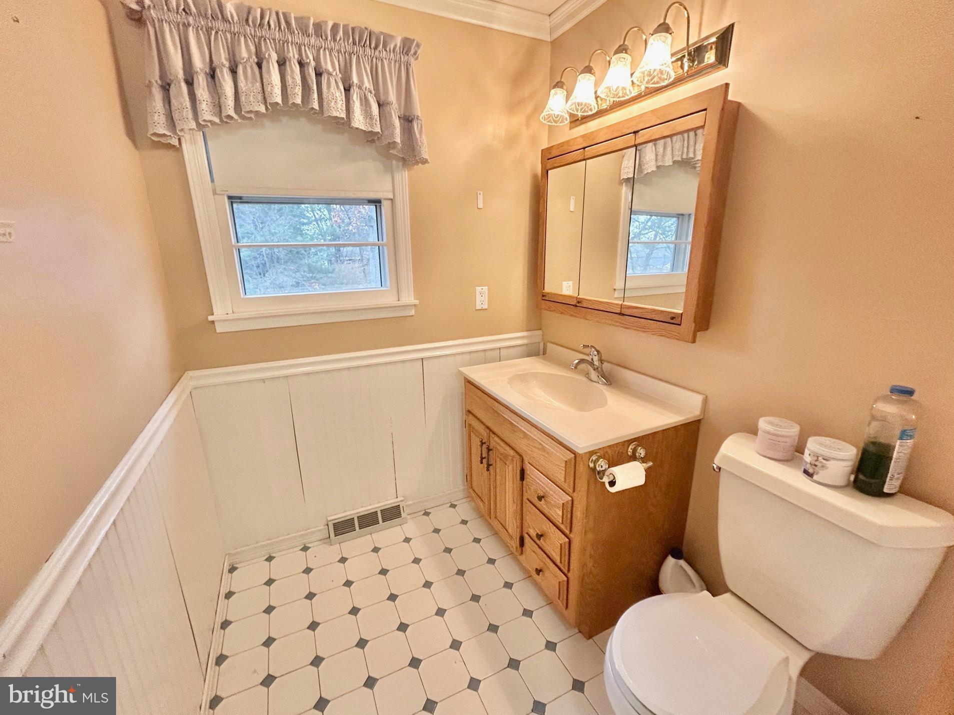 275 Mill Road Burlington, NJ 08016 - Photo 12 of 41 Main Bathroom