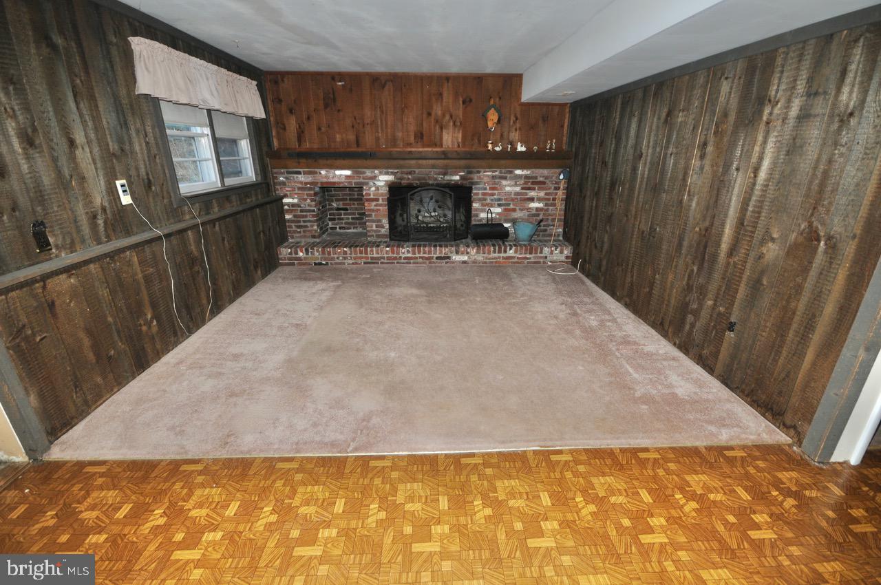 275 Mill Road Burlington, NJ 08016 - Photo 22 of 41 Family Room