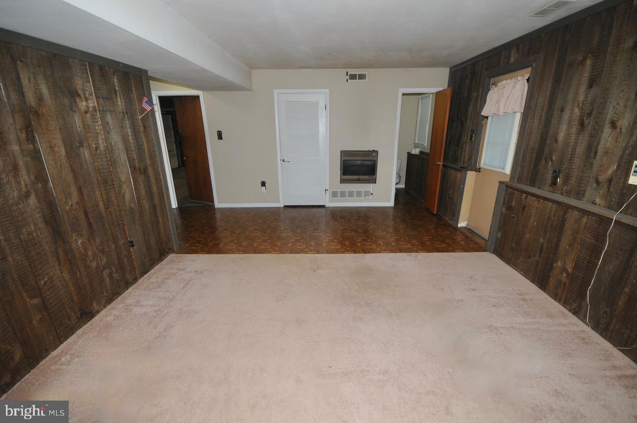 275 Mill Road Burlington, NJ 08016 - Photo 23 of 41 Family Room