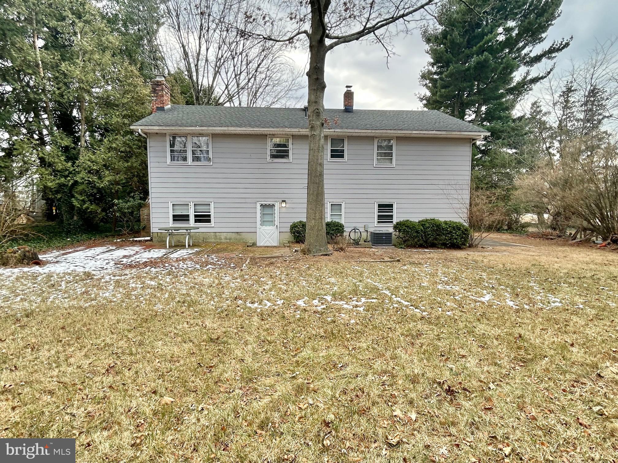 275 Mill Road Burlington, NJ 08016 - Photo 3 of 41 Back of House