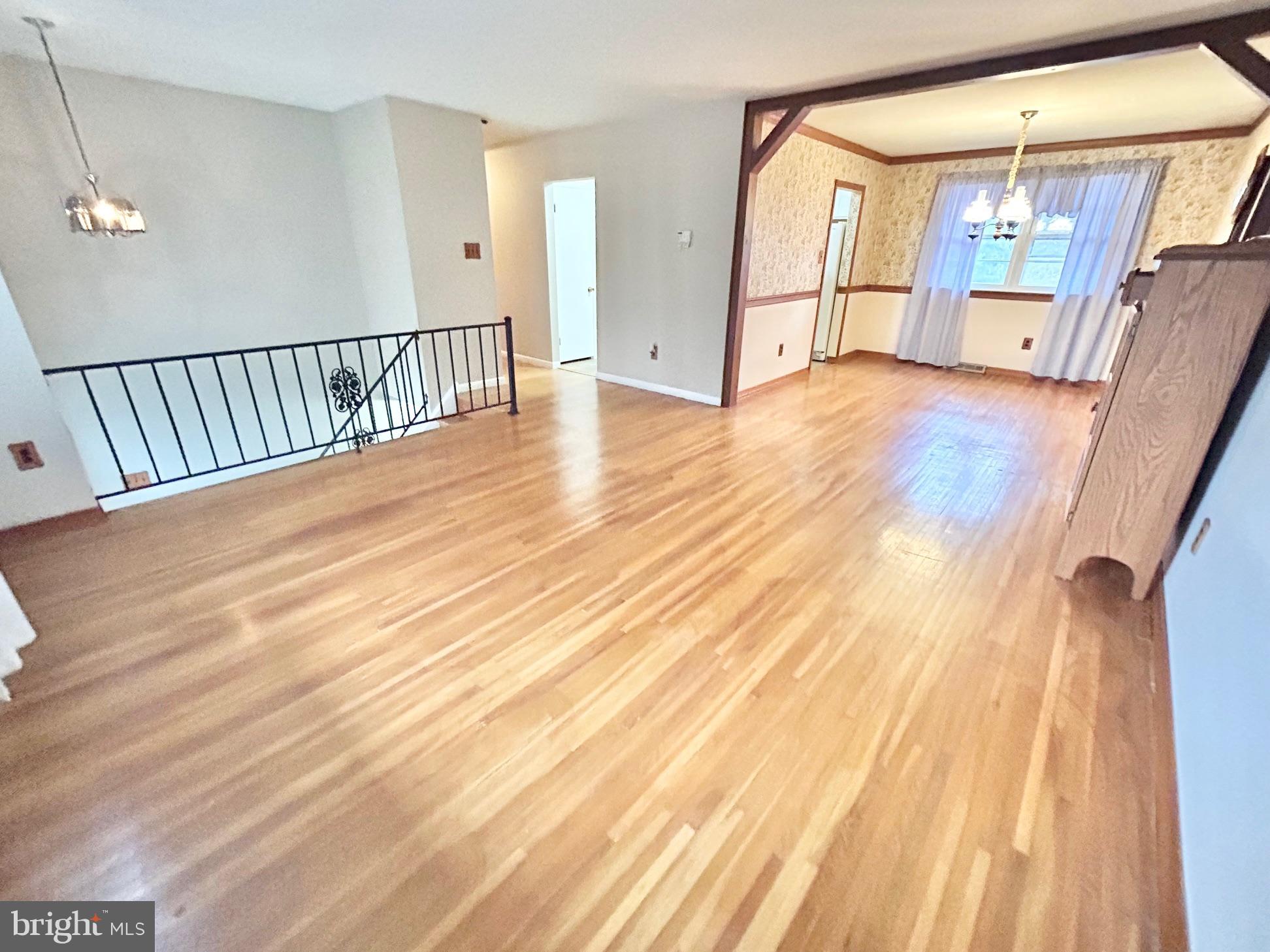 275 Mill Road Burlington, NJ 08016 - Photo 8 of 41 Living/Dining Combo