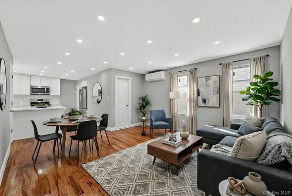 $879,000 | 191-44 113th Avenue | Hollis